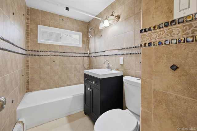 257 southaven Avenue, Medford, NY 11763