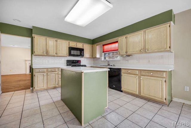 1605 Fahrpark Court, St Louis, MO 63146