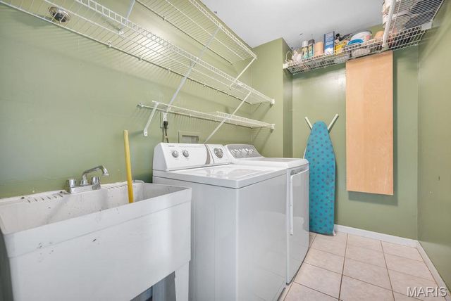 1605 Fahrpark Court, St Louis, MO 63146