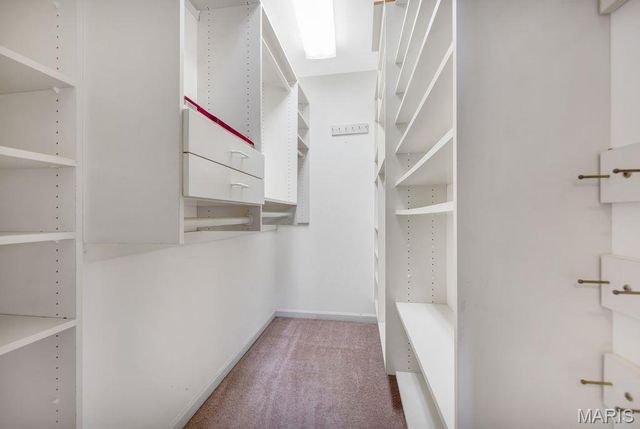 1605 Fahrpark Court, St Louis, MO 63146