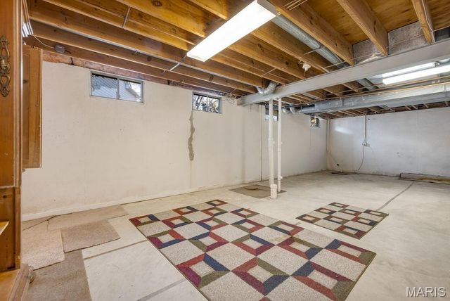 1605 Fahrpark Court, St Louis, MO 63146