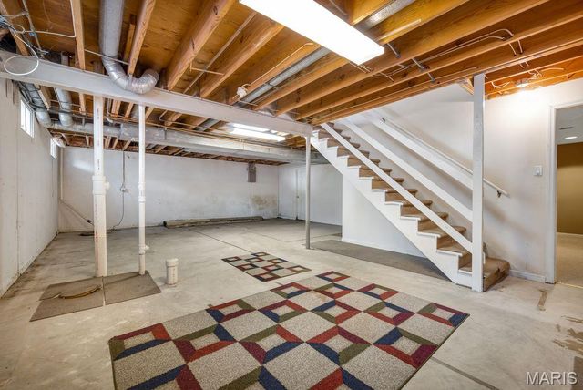 1605 Fahrpark Court, St Louis, MO 63146