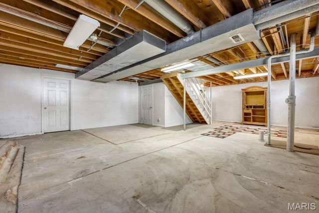 1605 Fahrpark Court, St Louis, MO 63146