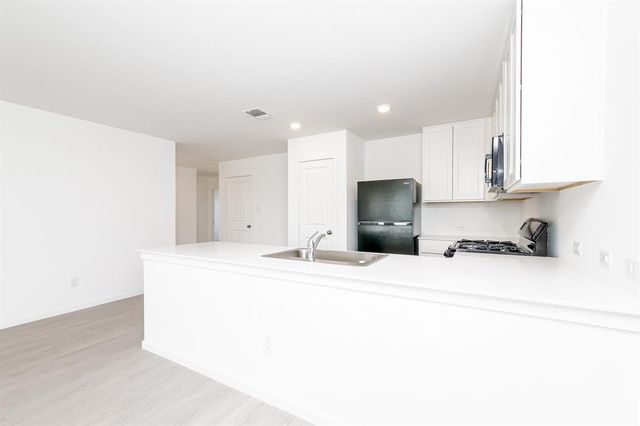 12508 Huntington Ridge Way, Yukon, OK 73099