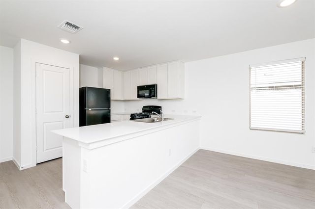 12508 Huntington Ridge Way, Yukon, OK 73099