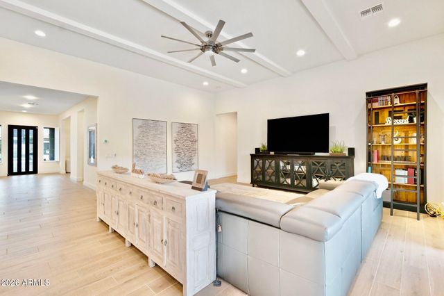 1353 E ARIS Drive, Gilbert, AZ 85298