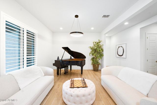 1353 E ARIS Drive, Gilbert, AZ 85298