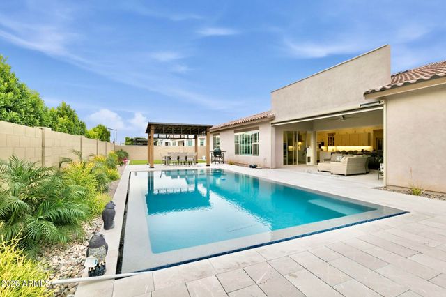 1353 E ARIS Drive, Gilbert, AZ 85298