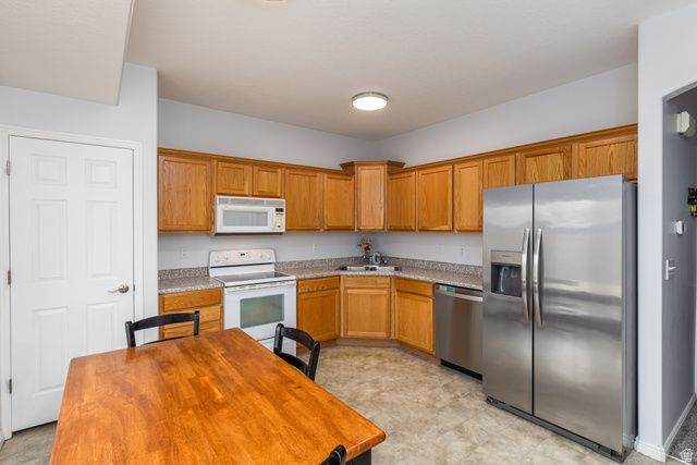 6677 S PINE LANDING WAY, West Jordan, UT 84084