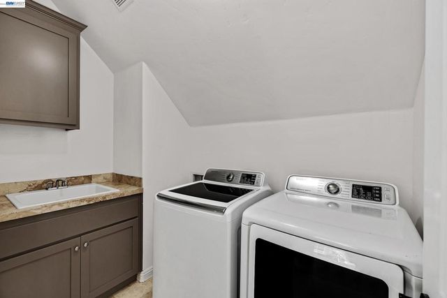 1015 Greenbrier Ct, San Leandro, CA 94577