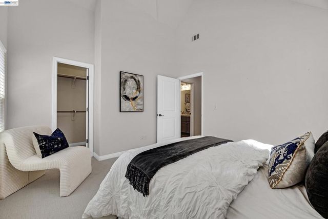 1015 Greenbrier Ct, San Leandro, CA 94577