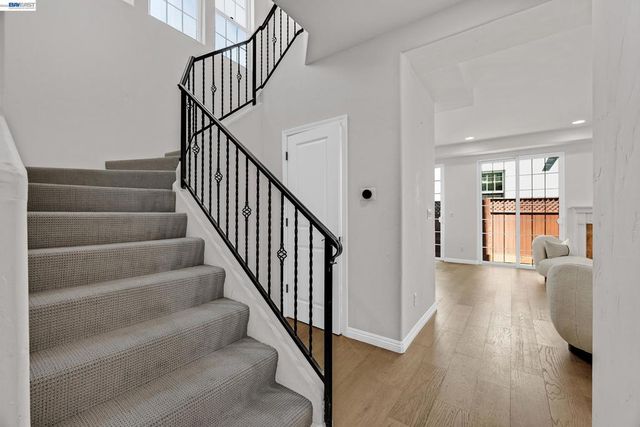 1015 Greenbrier Ct, San Leandro, CA 94577