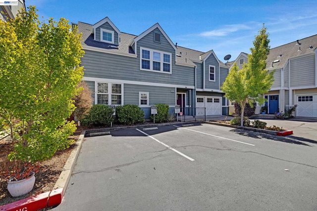 1015 Greenbrier Ct, San Leandro, CA 94577