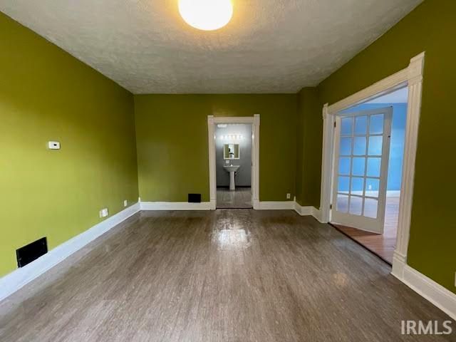 317 Studebaker Street, South Bend, IN 46628