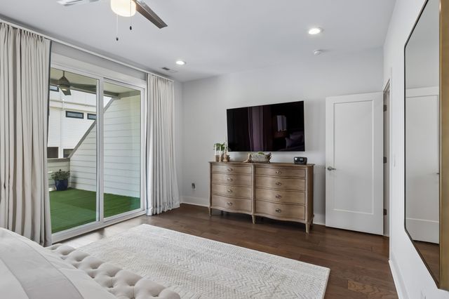 1004 14th Ave, S, Nashville, TN 37212