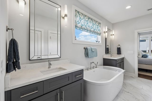 1004 14th Ave, S, Nashville, TN 37212