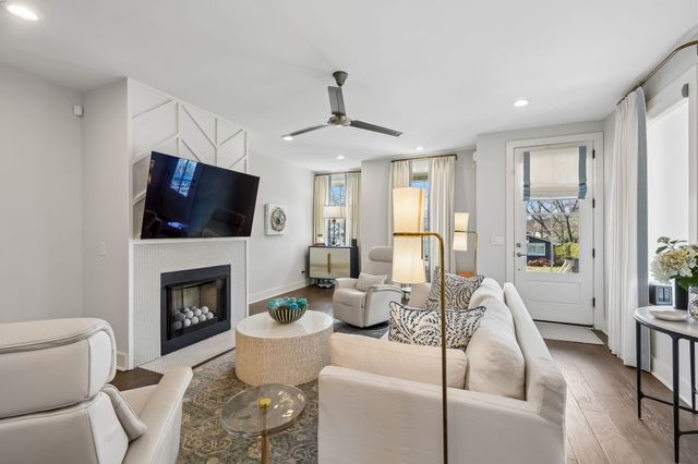 1004 14th Ave, S, Nashville, TN 37212