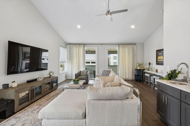 1004 14th Ave, S, Nashville, TN 37212