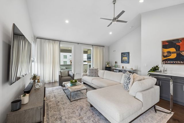 1004 14th Ave, S, Nashville, TN 37212