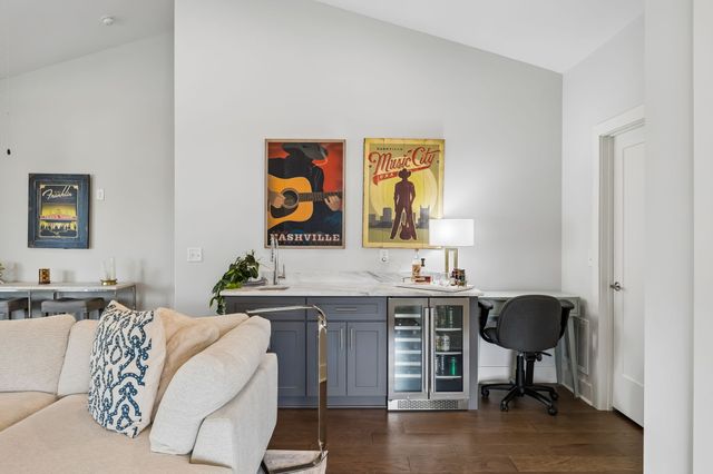 1004 14th Ave, S, Nashville, TN 37212