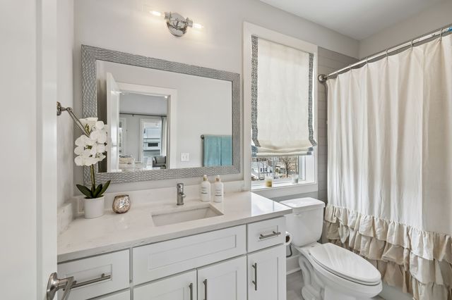 1004 14th Ave, S, Nashville, TN 37212