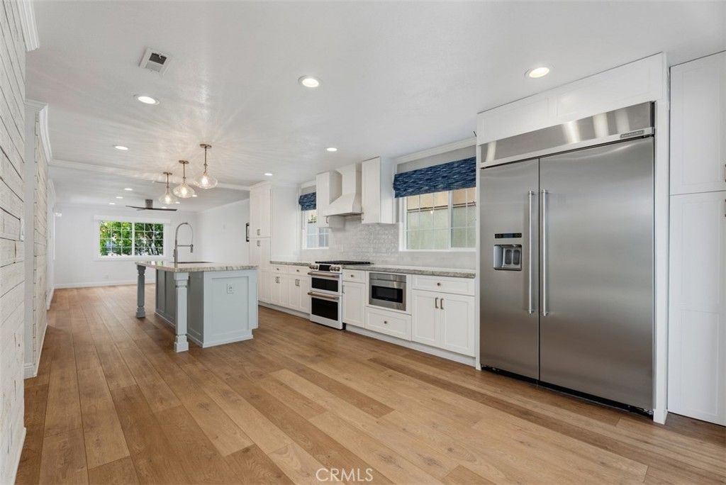 Image 8 of property listing at 26882 Calle Real, Dana Point, CA 92624