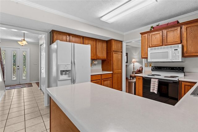 8807 Deer Valley Drive, Huber Heights, OH 45424
