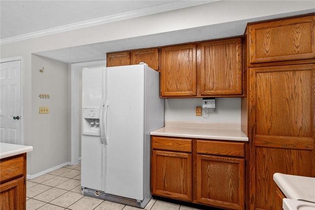 8807 Deer Valley Drive, Huber Heights, OH 45424