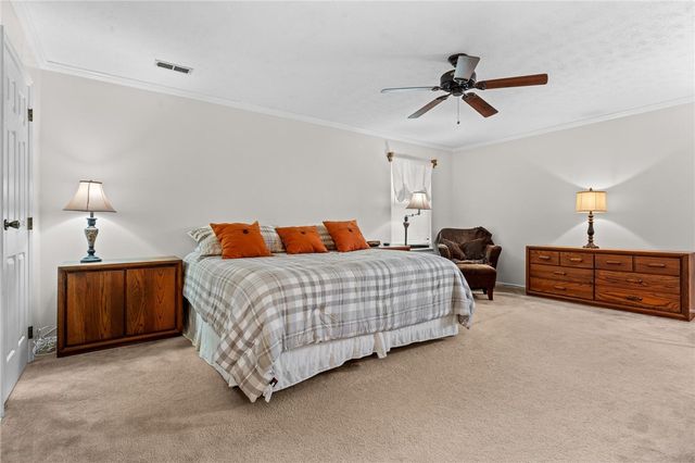 8807 Deer Valley Drive, Huber Heights, OH 45424