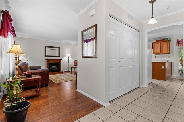 8807 Deer Valley Drive, Huber Heights, OH 45424