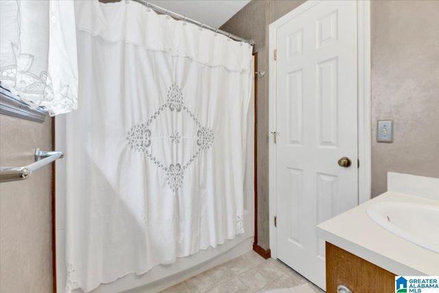 408 WILLOW GLEN DRIVE, Alabaster, AL 35007