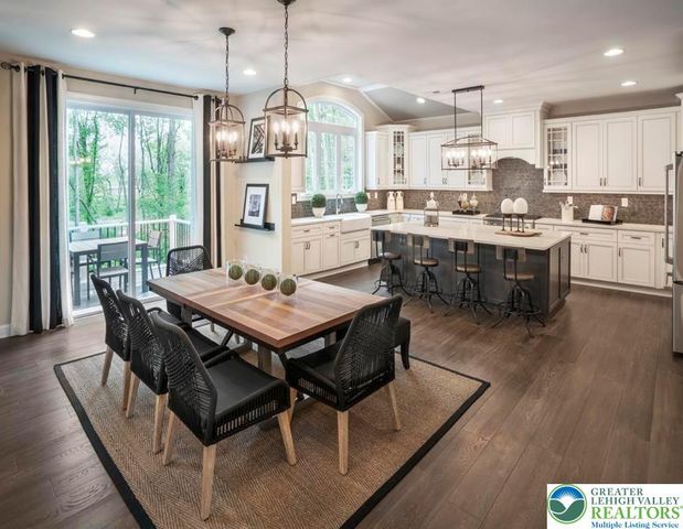 5405 Red Oak Drive, Upper Saucon Twp, PA 18036