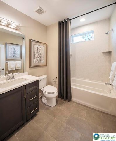 5405 Red Oak Drive, Upper Saucon Twp, PA 18036