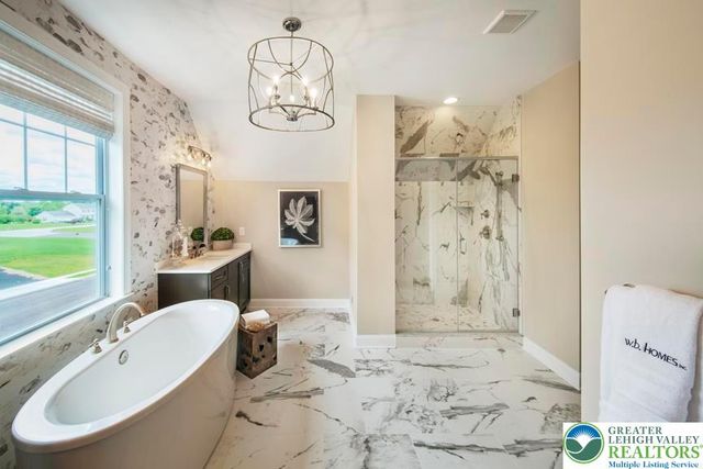 5405 Red Oak Drive, Upper Saucon Twp, PA 18036