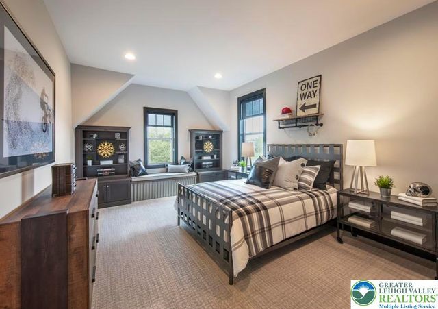 5405 Red Oak Drive, Upper Saucon Twp, PA 18036