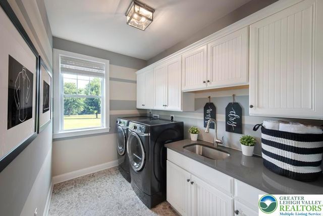 5405 Red Oak Drive, Upper Saucon Twp, PA 18036