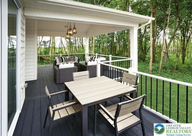 5405 Red Oak Drive, Upper Saucon Twp, PA 18036