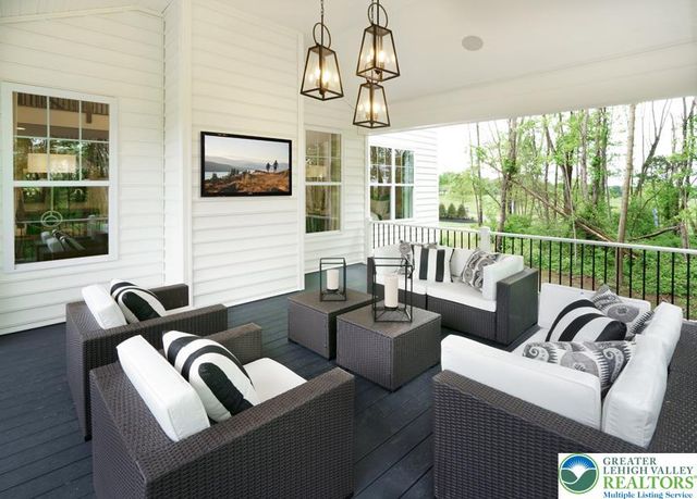 5405 Red Oak Drive, Upper Saucon Twp, PA 18036