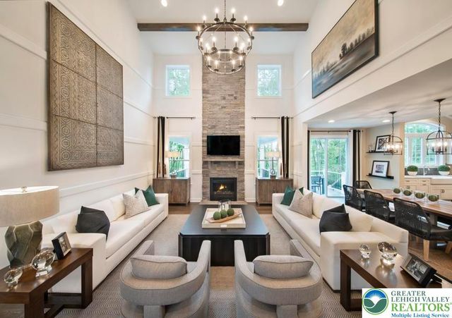 5405 Red Oak Drive, Upper Saucon Twp, PA 18036