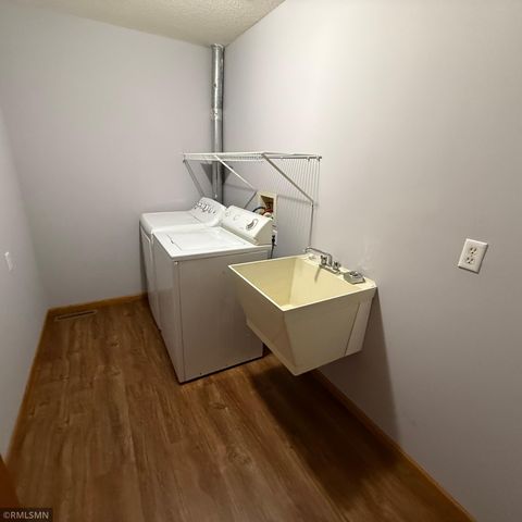 606 2nd Street NW, New Prague, MN 56071