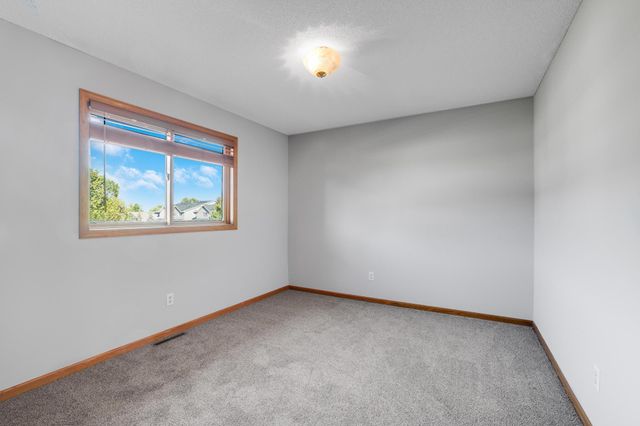 606 2nd Street NW, New Prague, MN 56071