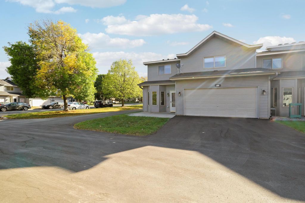 606 2nd Street NW, New Prague, MN 56071