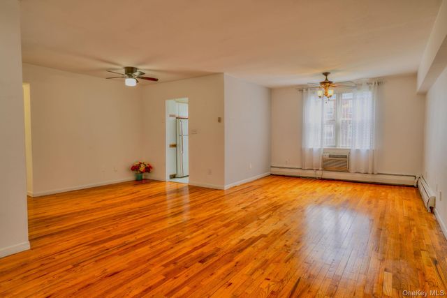 20 Daley Place 113, Lynbrook, NY 11563