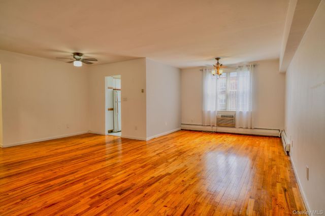 20 Daley Place 113, Lynbrook, NY 11563