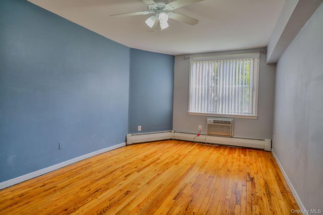 20 Daley Place 113, Lynbrook, NY 11563