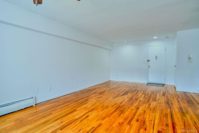 20 Daley Place 113, Lynbrook, NY 11563