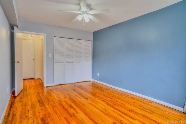 20 Daley Place 113, Lynbrook, NY 11563