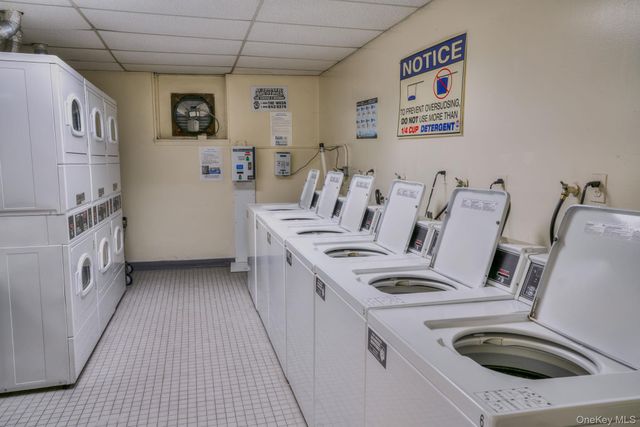 20 Daley Place 113, Lynbrook, NY 11563