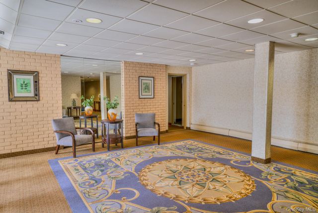 20 Daley Place 113, Lynbrook, NY 11563