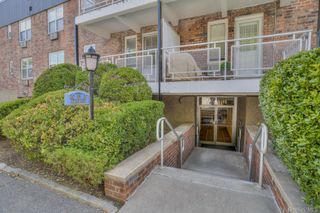 20 Daley Place 113, Lynbrook, NY 11563